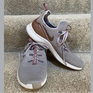🎉Nike Free TR 8, Size Women's 11, Grey/Bronze